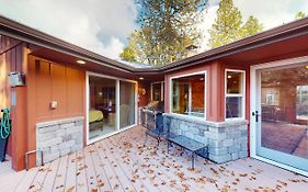 The Boomerang House Of Ponderosa Basin